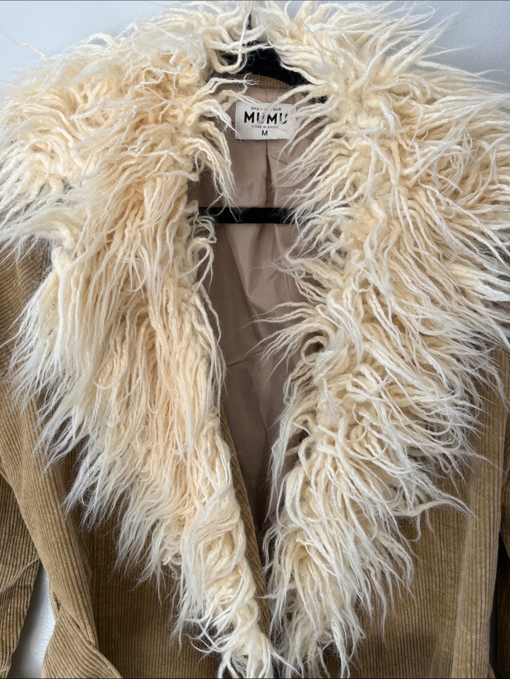 Penny Lane Coat in Beige
SHOW ME YOUR MUMU - medium faux fur corduroy fall cozy - Picture 5 of 16